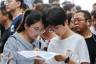 博主：河南队今天开始冬训，三名试训球员和杨阔跟队训练